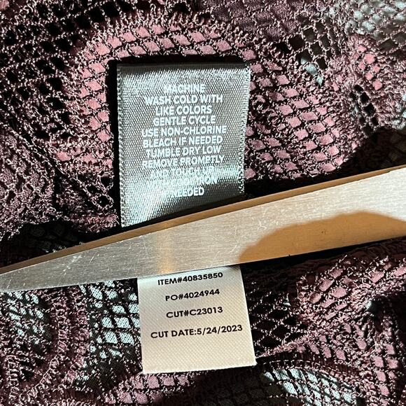 Torrid Blouse Womens 1X Purple‎ Mesh Embroidered Long Sleeves Sheer Art NEW - Picture 9 of 11